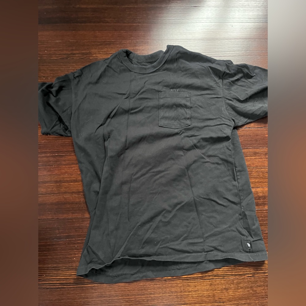 the nike tee heavyweight pocket tee shirt mens medium color black